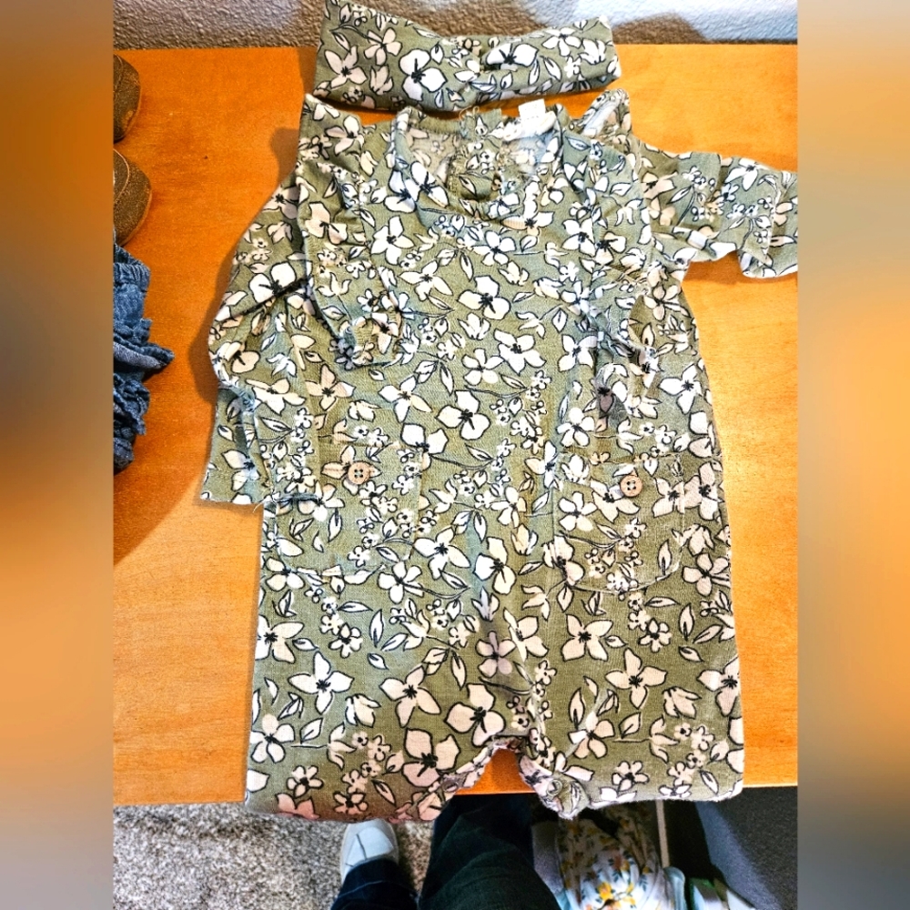 Jessica Simpon baby footie outfit